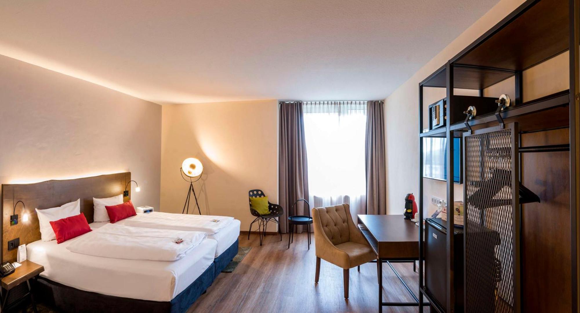 Best Western Plus Palatin Kongresshotel Вислох Екстериор снимка