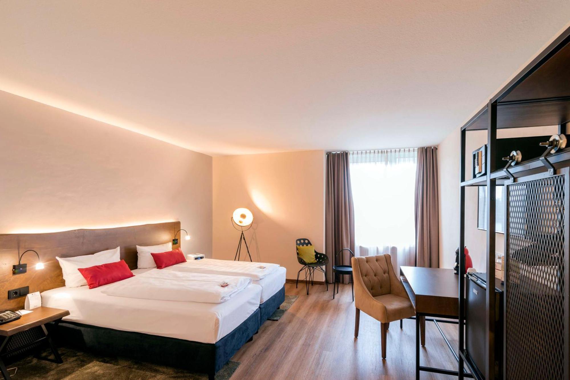 Best Western Plus Palatin Kongresshotel Вислох Екстериор снимка