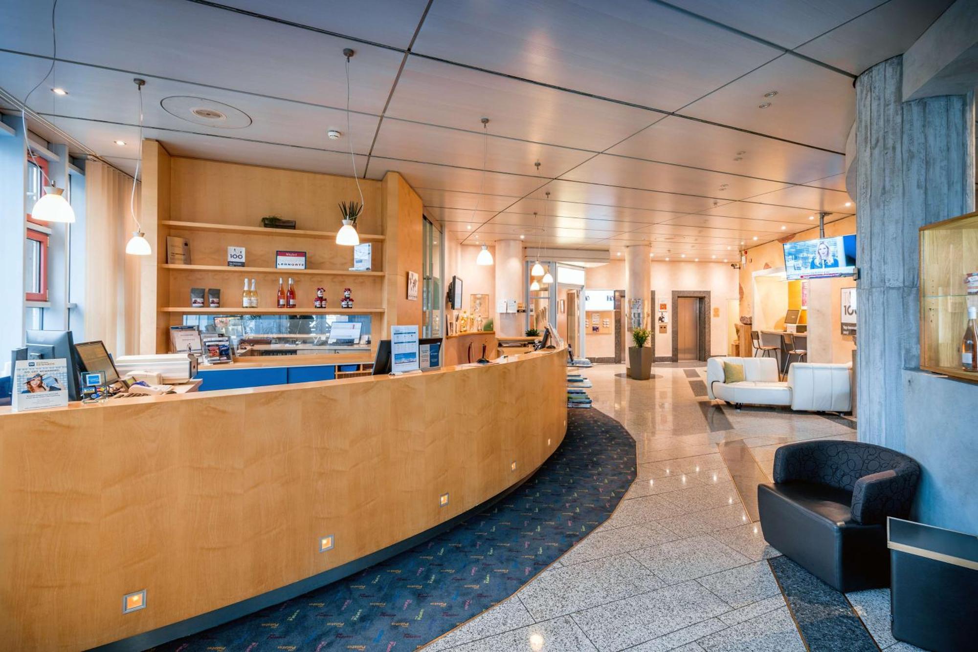 Best Western Plus Palatin Kongresshotel Вислох Екстериор снимка